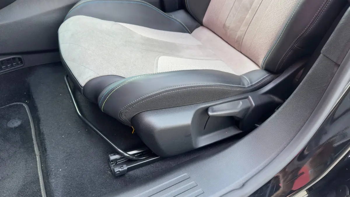 EV GT Pack 50 kWh | Panorama Dak | Stoelverwarming Voor | Adaptieve Cruise Control | Achteruitrijd Camera | Adaptieve Lane Assist | Keyless Entry | Achteruitrijcamera | Cruise control adapti