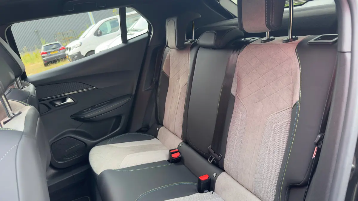 EV GT Pack 50 kWh | Panorama Dak | Stoelverwarming Voor | Adaptieve Cruise Control | Achteruitrijd Camera | Adaptieve Lane Assist | Keyless Entry | Achteruitrijcamera | Cruise control adapti