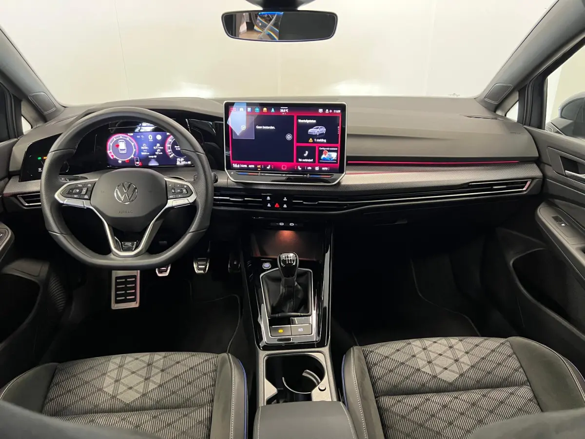 1.5 TSI 150PK / R-LINE / 8.5 EDITION / BOVAG /