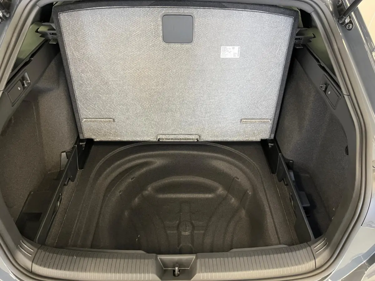 1.5 TSI 150PK / R-LINE / 8.5 EDITION / BOVAG /
