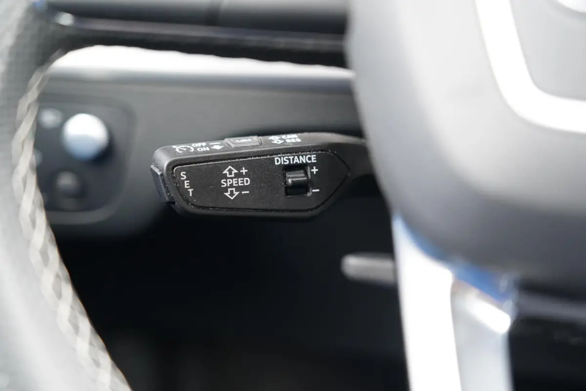 55 TFSI e S edition | SOH 98% | Head-Up | Matrix LED | Adaptieve cruise control | 2 x S-Line | Ambiance verlichting | Parkeercamera | Stoelverwarming | 3-zone climate control | Keyless | Stu