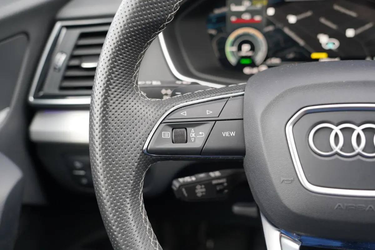 55 TFSI e S edition | SOH 98% | Head-Up | Matrix LED | Adaptieve cruise control | 2 x S-Line | Ambiance verlichting | Parkeercamera | Stoelverwarming | 3-zone climate control | Keyless | Stu