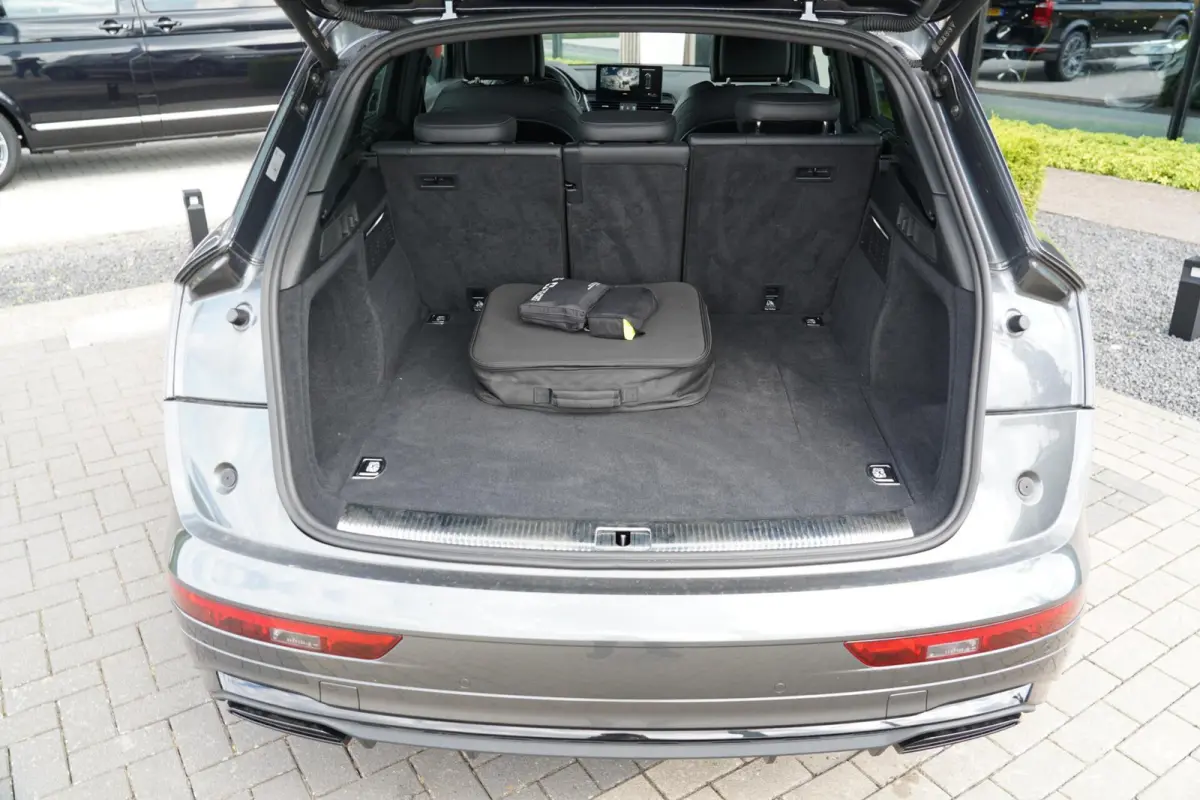 55 TFSI e S edition | SOH 98% | Head-Up | Matrix LED | Adaptieve cruise control | 2 x S-Line | Ambiance verlichting | Parkeercamera | Stoelverwarming | 3-zone climate control | Keyless | Stu