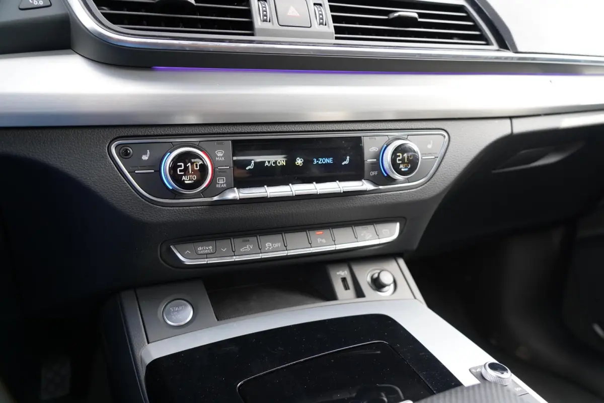 55 TFSI e S edition | SOH 98% | Head-Up | Matrix LED | Adaptieve cruise control | 2 x S-Line | Ambiance verlichting | Parkeercamera | Stoelverwarming | 3-zone climate control | Keyless | Stu