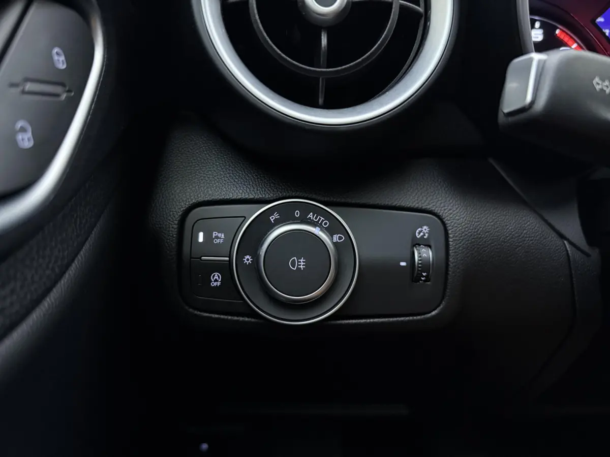 2.0T | automaat | Climate control | Navigatie | Half-Leder | LMV | Parkeer sensoren | Xenon |