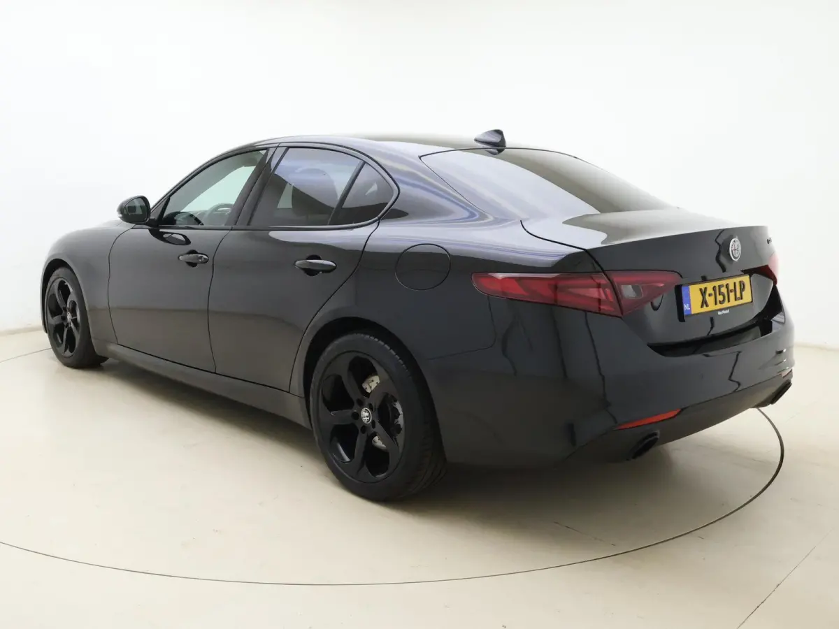 2.0T | automaat | Climate control | Navigatie | Half-Leder | LMV | Parkeer sensoren | Xenon |