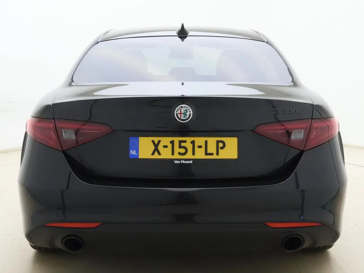 2.0T | automaat | Climate control | Navigatie | Half-Leder | LMV | Parkeer sensoren | Xenon |