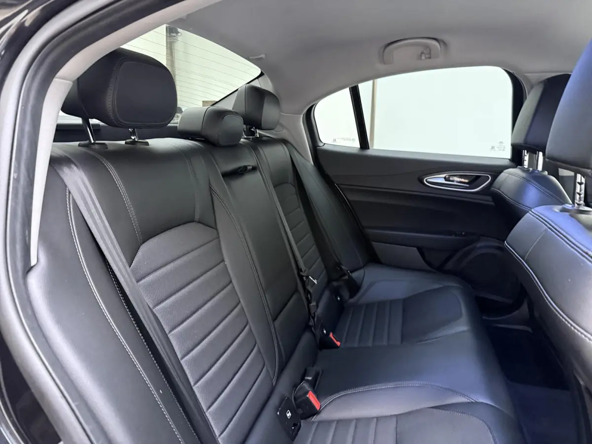 2.0T | automaat | Climate control | Navigatie | Half-Leder | LMV | Parkeer sensoren | Xenon |