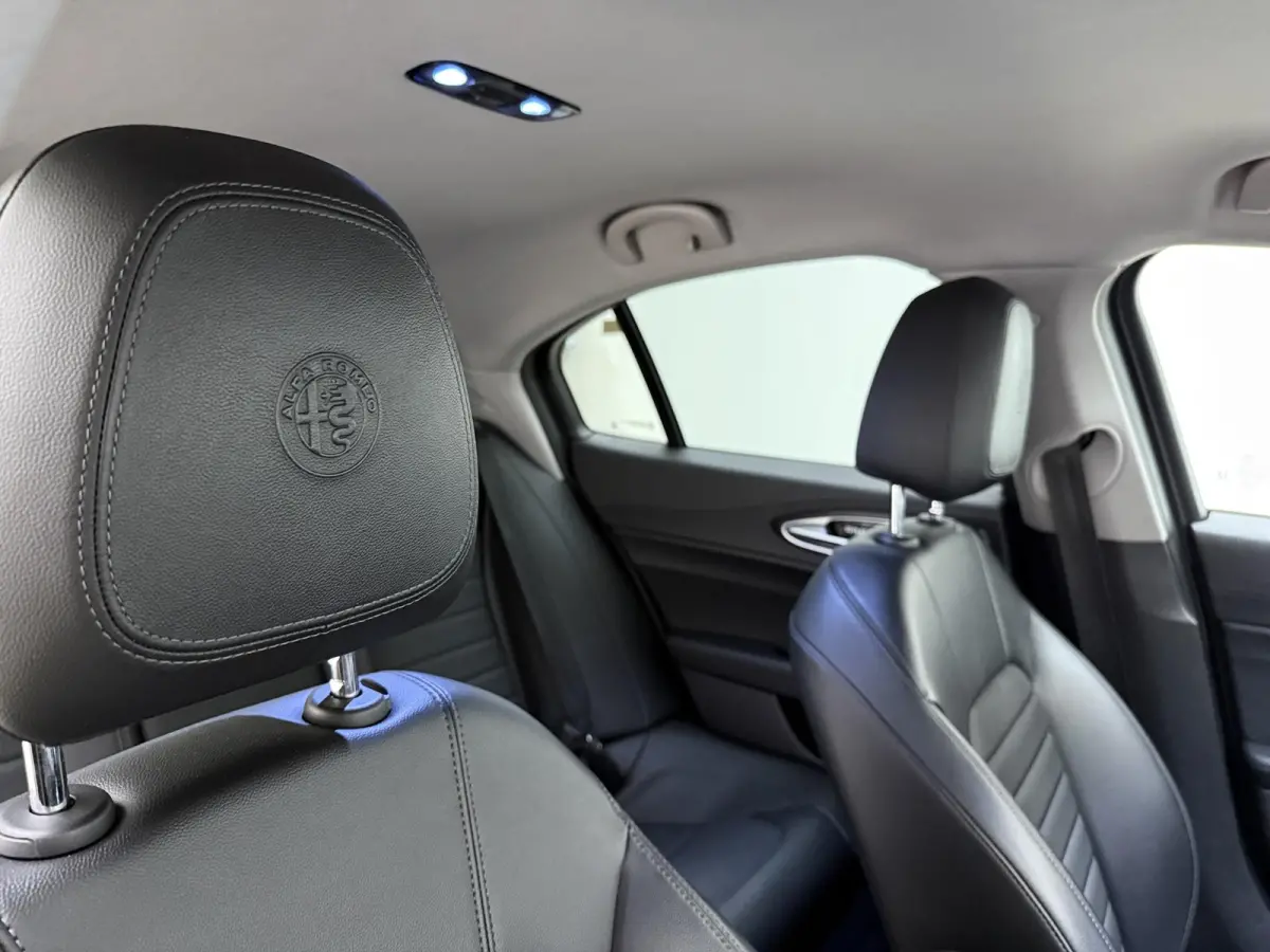 2.0T | automaat | Climate control | Navigatie | Half-Leder | LMV | Parkeer sensoren | Xenon |
