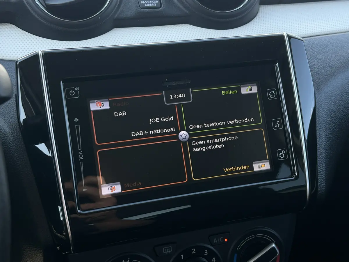 1.2 Select | Carplay | DAB | Camera | Airco