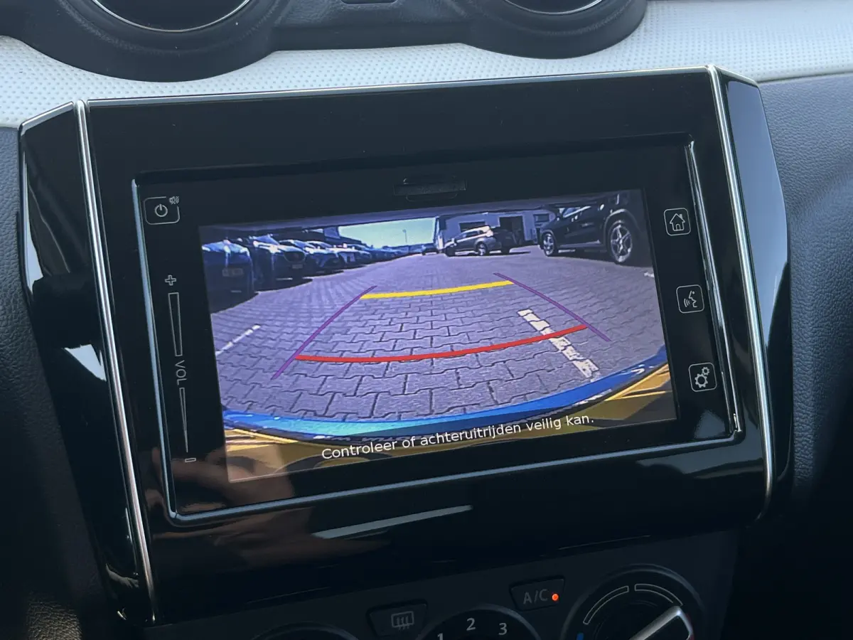 1.2 Select | Carplay | DAB | Camera | Airco