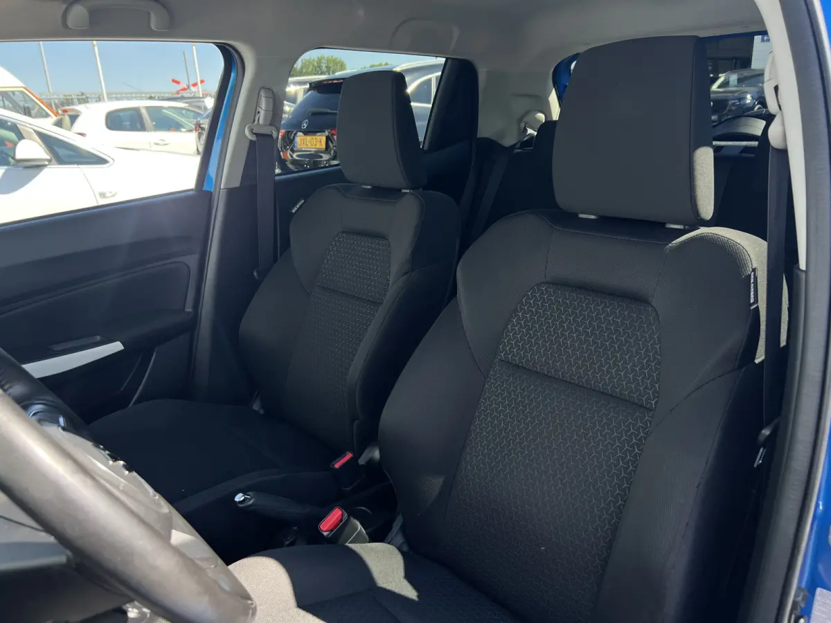 1.2 Select | Carplay | DAB | Camera | Airco