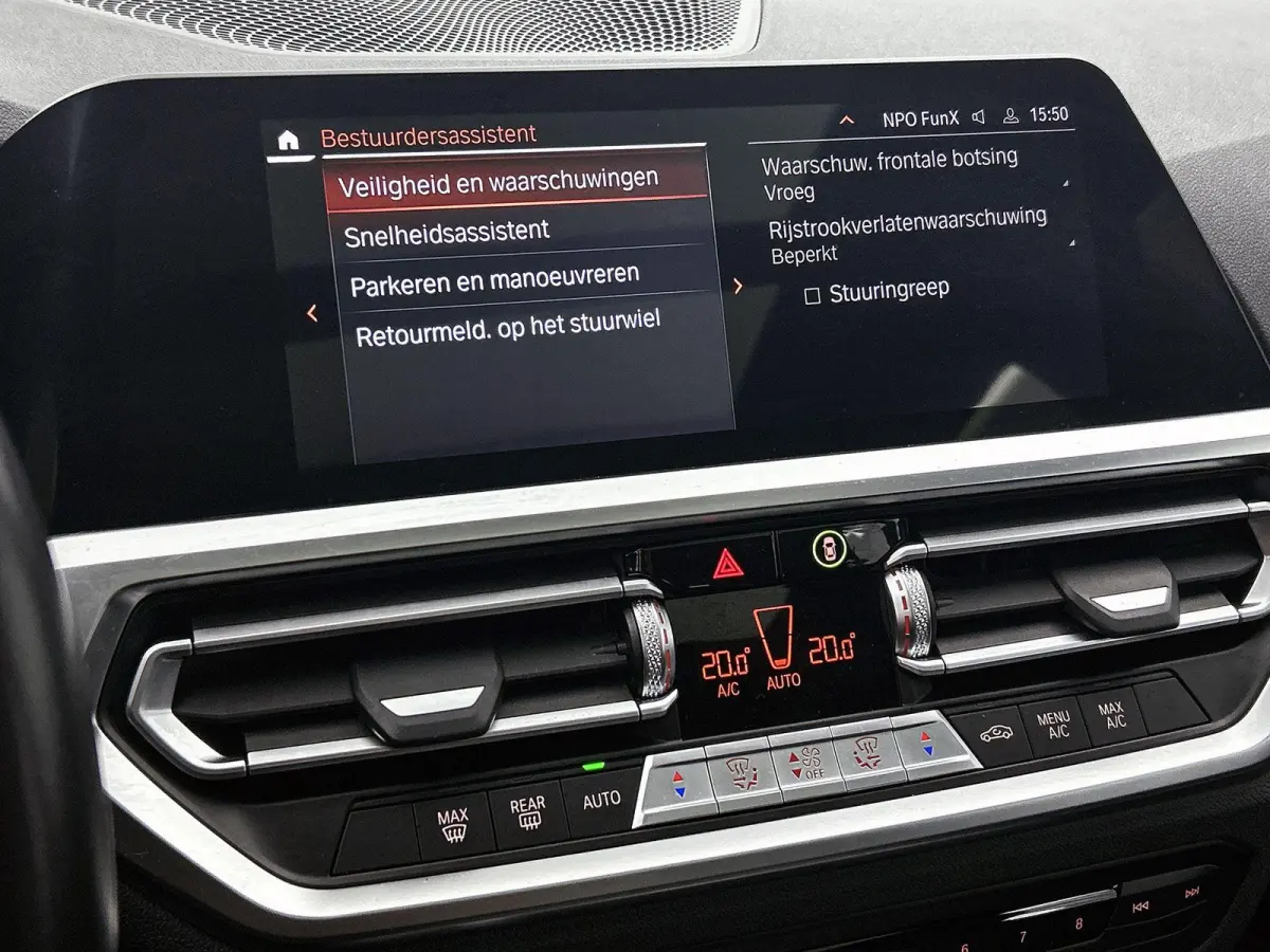 318i Executive Edition | M-SPORT | PANORAMADAK | APPLE CARPLAY - ANDROID AUTO | ELEKTRISCHE KOFFERKLEP | NAVIGATIE | CLIMATE CONTROL | CRUISE CONTROL | PARKEERSENSOREN |