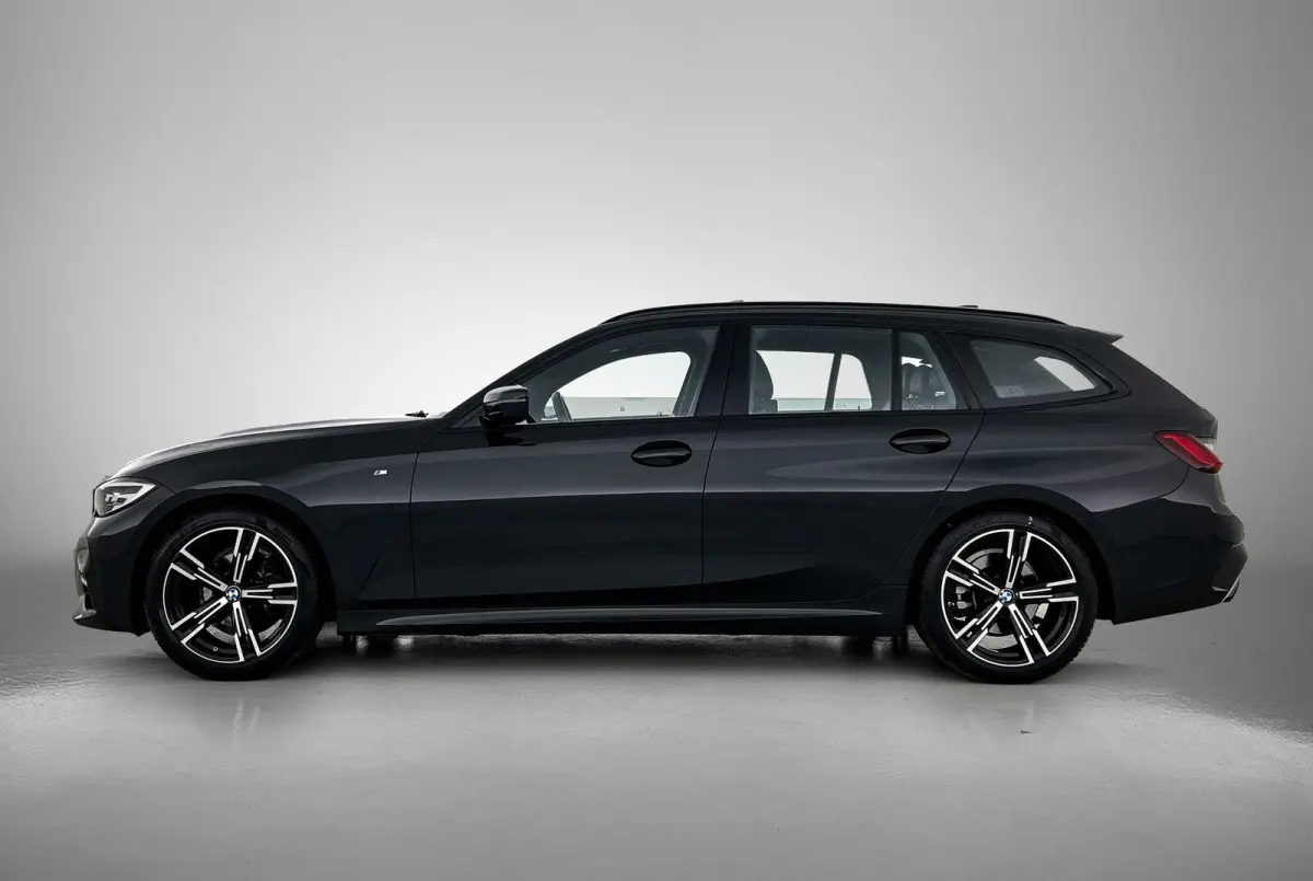 318i Executive Edition | M-SPORT | PANORAMADAK | APPLE CARPLAY - ANDROID AUTO | ELEKTRISCHE KOFFERKLEP | NAVIGATIE | CLIMATE CONTROL | CRUISE CONTROL | PARKEERSENSOREN |