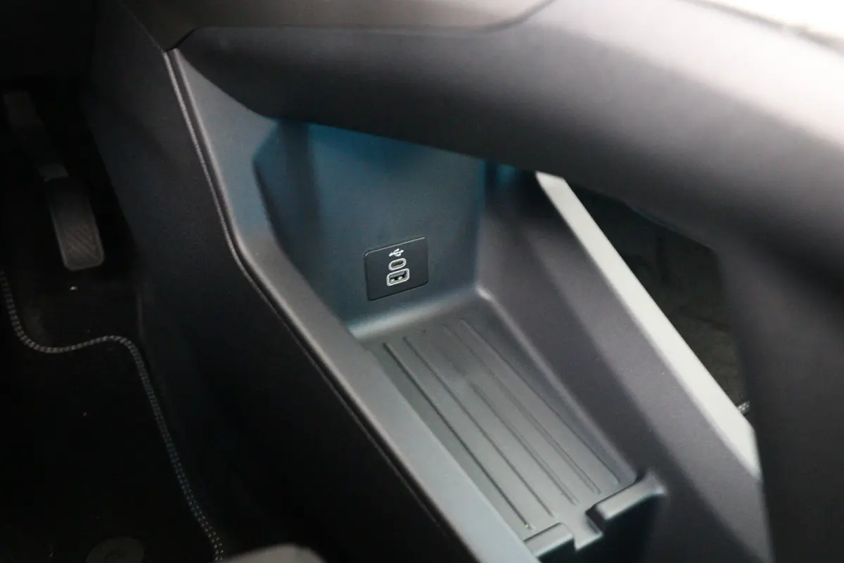44 kWh | Winter Pack | Camera | Parkeersensoren | Navigatie | Apple Carplay & Android Auto |