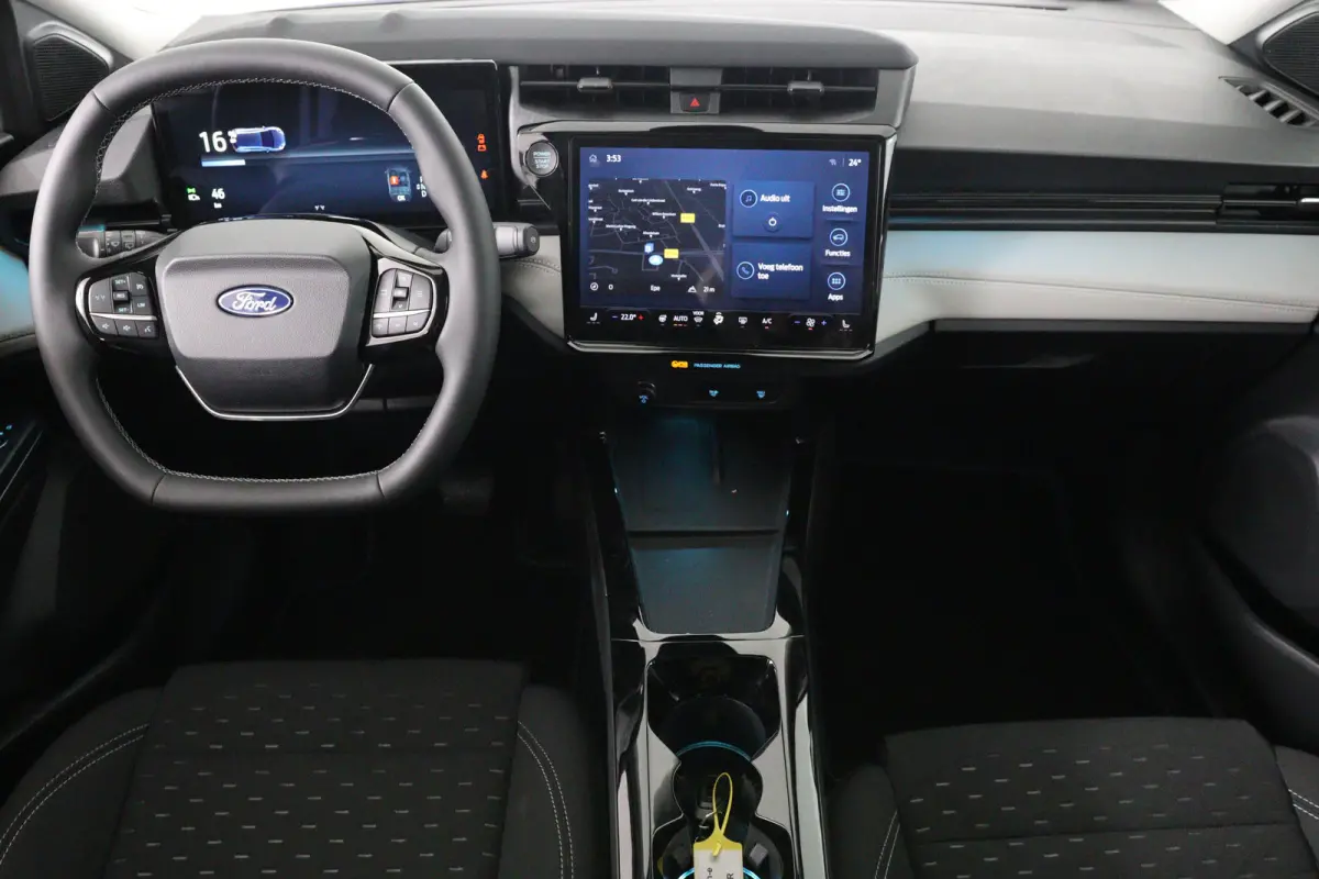 44 kWh | Winter Pack | Camera | Parkeersensoren | Navigatie | Apple Carplay & Android Auto |
