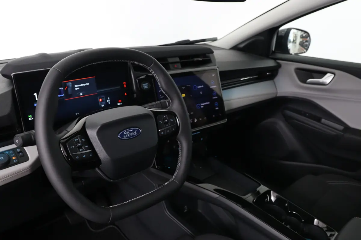 44 kWh | Winter Pack | Camera | Parkeersensoren | Navigatie | Apple Carplay & Android Auto |