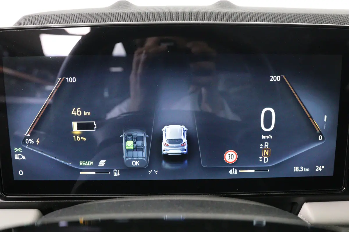 44 kWh | Winter Pack | Camera | Parkeersensoren | Navigatie | Apple Carplay & Android Auto |
