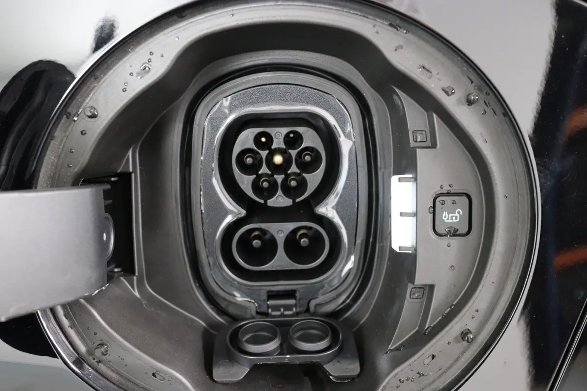 44 kWh | Winter Pack | Camera | Parkeersensoren | Navigatie | Apple Carplay & Android Auto |