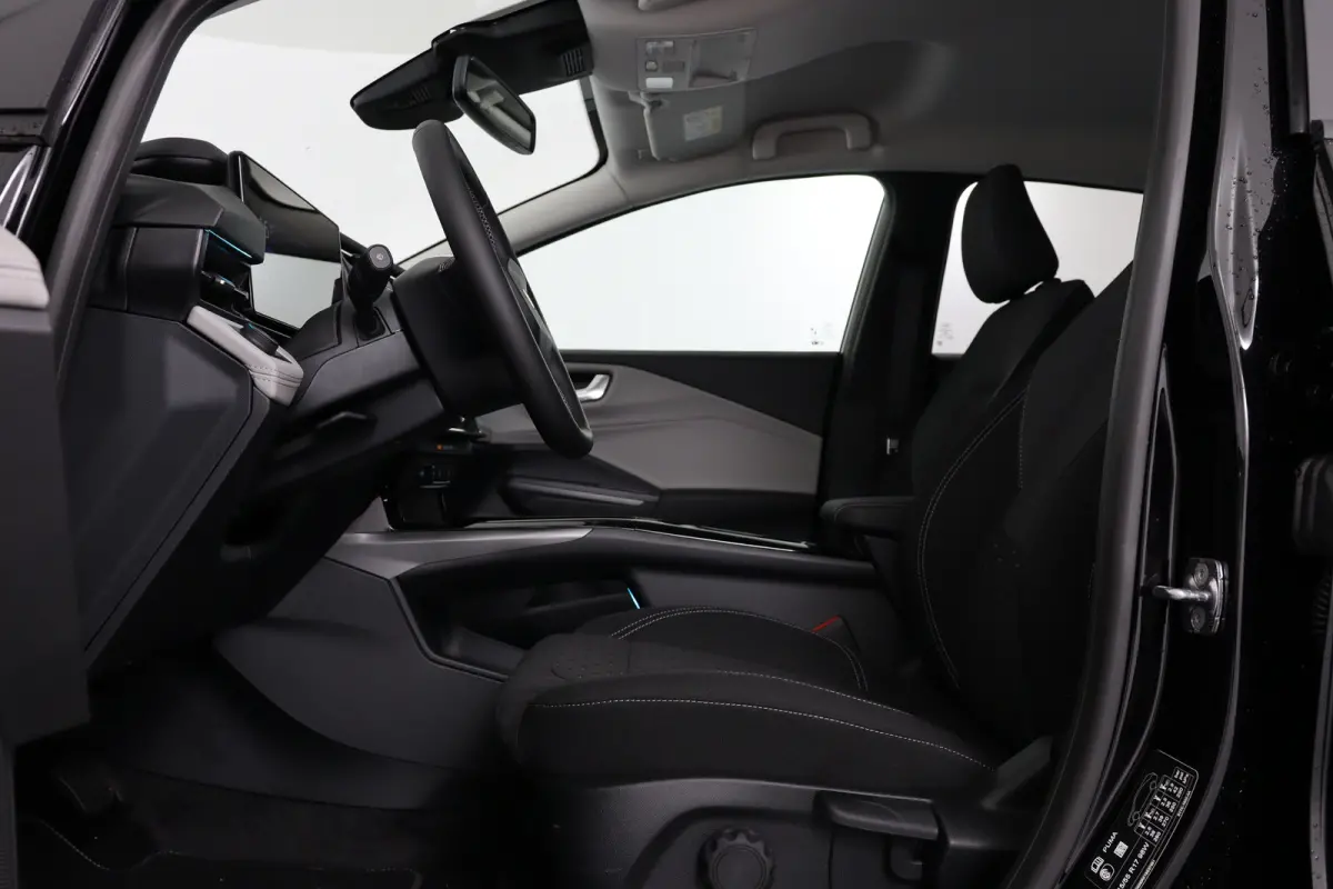 44 kWh | Winter Pack | Camera | Parkeersensoren | Navigatie | Apple Carplay & Android Auto |