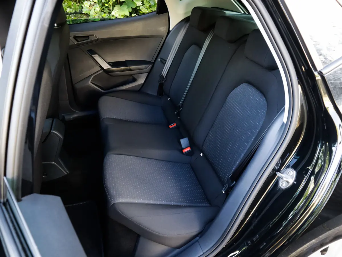1.0 EcoTSI Style Business Connect 1e-Eig. & Dealer-Onderh. BOVAG-Garantie. NL-Auto.