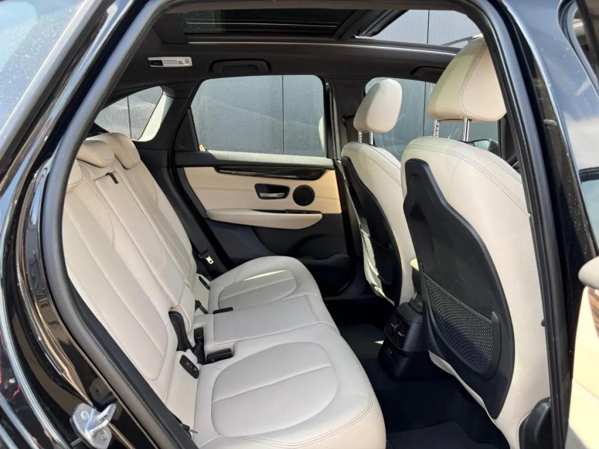 218i Aut. Pano LED Leder Camera Navi Cruise HUD Trekhaak NL-auto