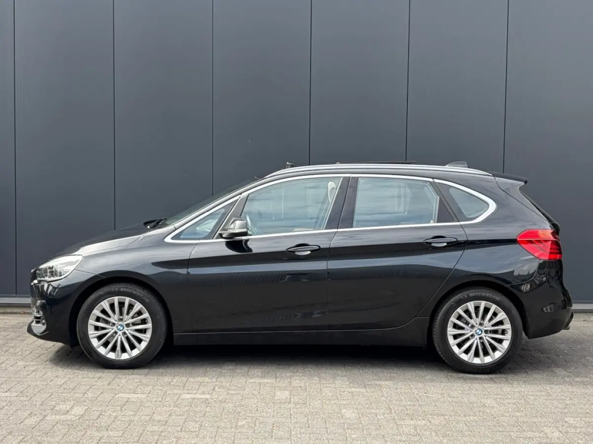 218i Aut. Pano LED Leder Camera Navi Cruise HUD Trekhaak NL-auto