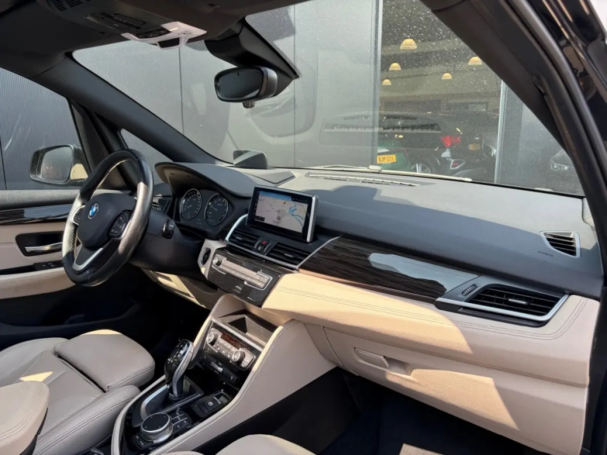 218i Aut. Pano LED Leder Camera Navi Cruise HUD Trekhaak NL-auto