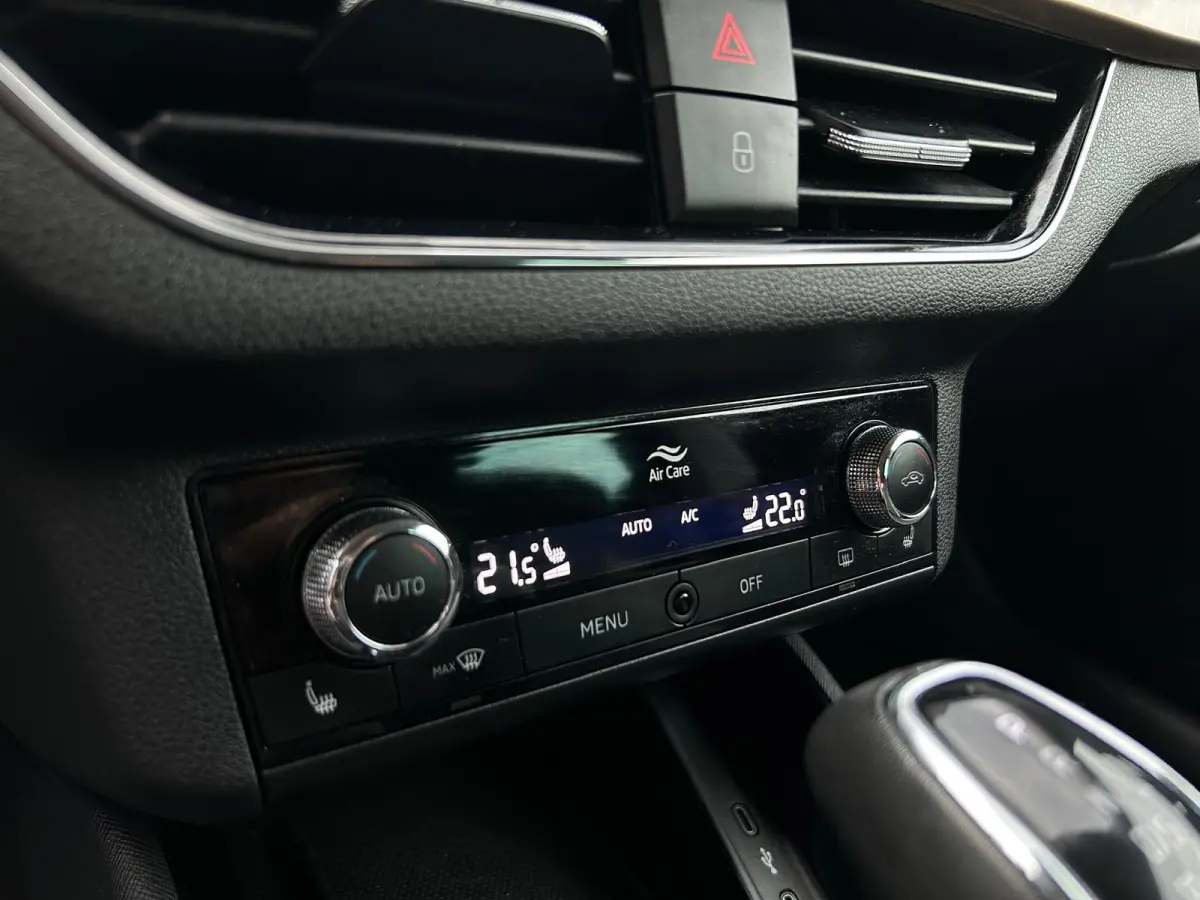 1.5 TSI ACT Business Edition, Camera, carplay, trekhaak afneembaar, stoelverwarming