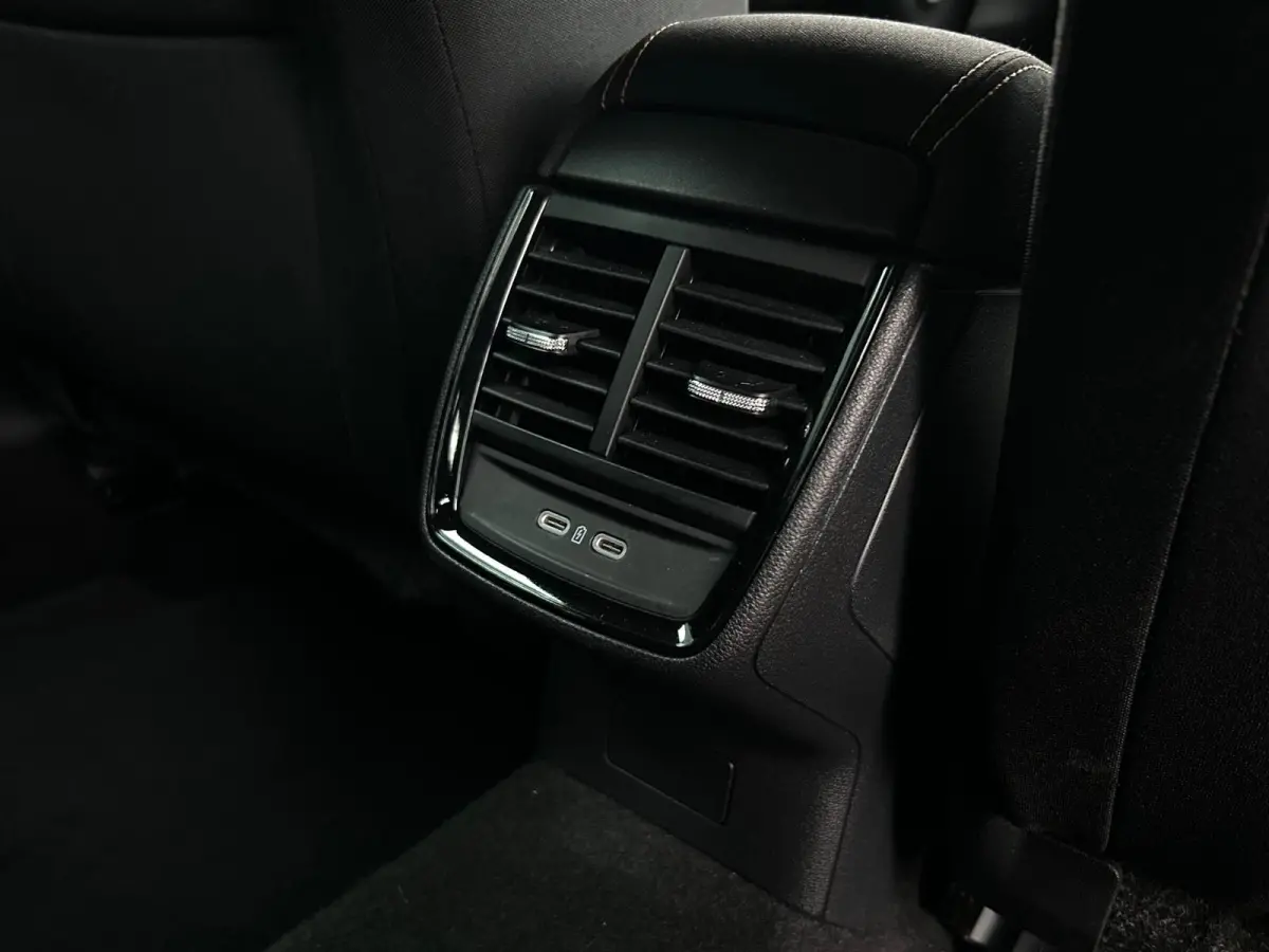 1.5 TSI ACT Business Edition, Camera, carplay, trekhaak afneembaar, stoelverwarming