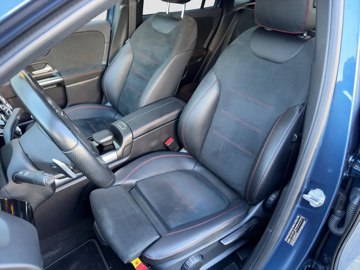 250e 160pk AMG Line | Camera | 19-inch velgen | Handsfree achterklep | Climate control | Navigatie | DAB | Metallic lak | Privacyglass | Stoelverwarming |