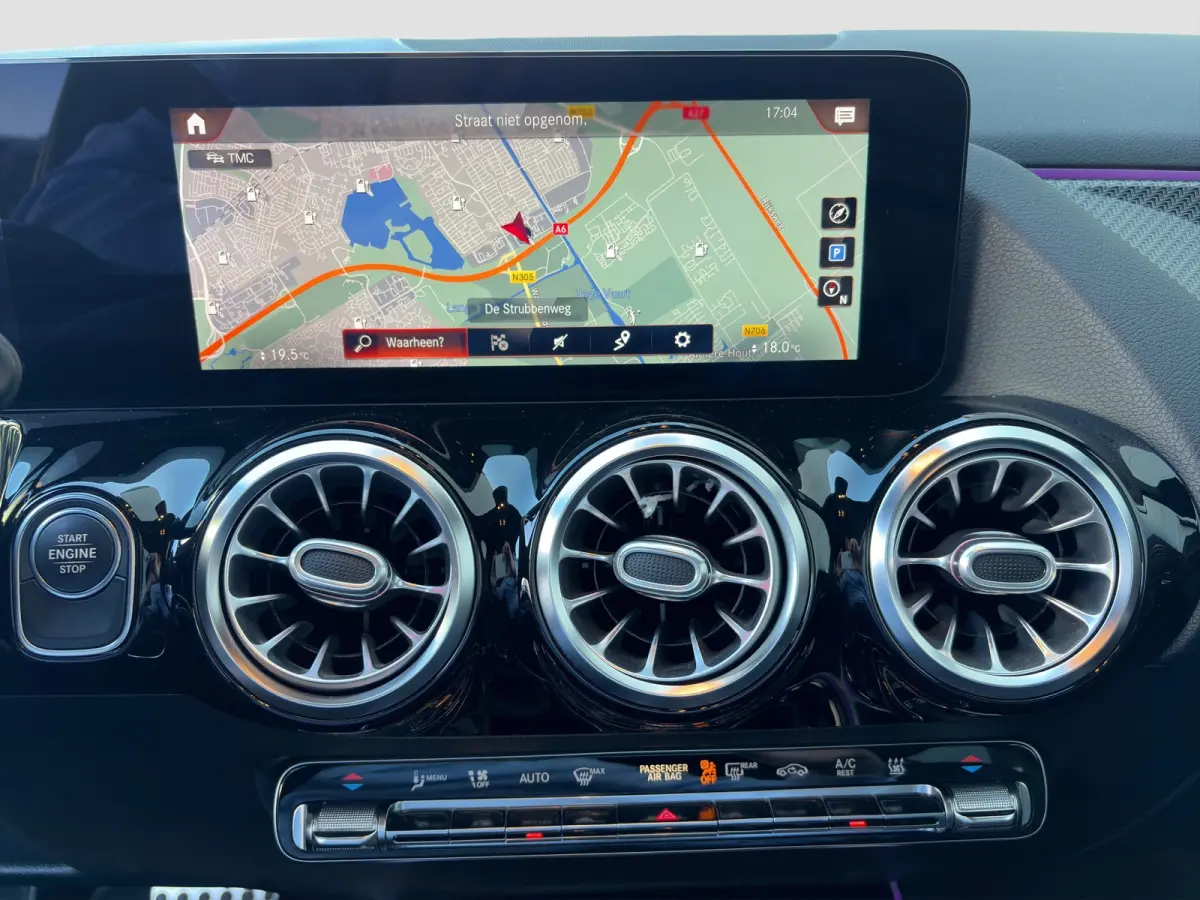 250e 160pk AMG Line | Camera | 19-inch velgen | Handsfree achterklep | Climate control | Navigatie | DAB | Metallic lak | Privacyglass | Stoelverwarming |