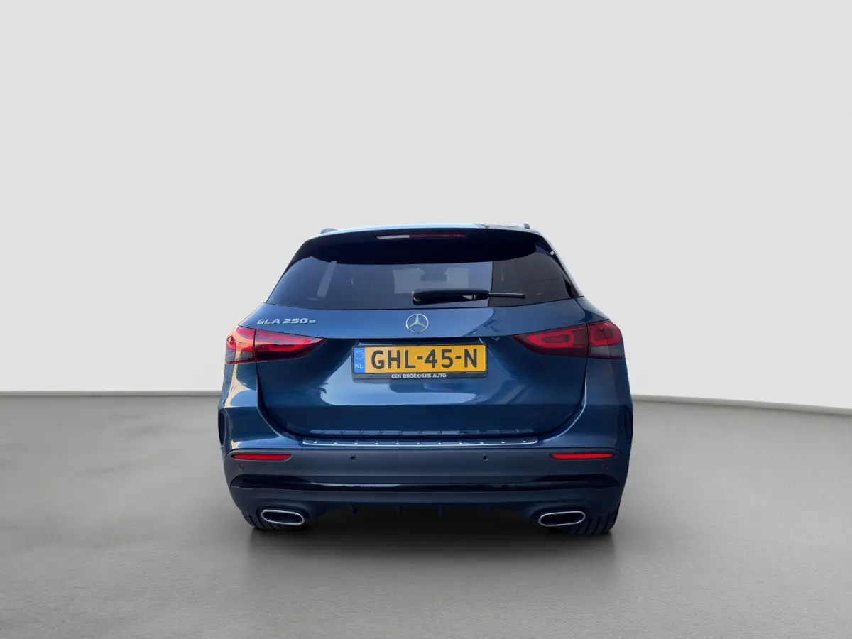 250e 160pk AMG Line | Camera | 19-inch velgen | Handsfree achterklep | Climate control | Navigatie | DAB | Metallic lak | Privacyglass | Stoelverwarming |