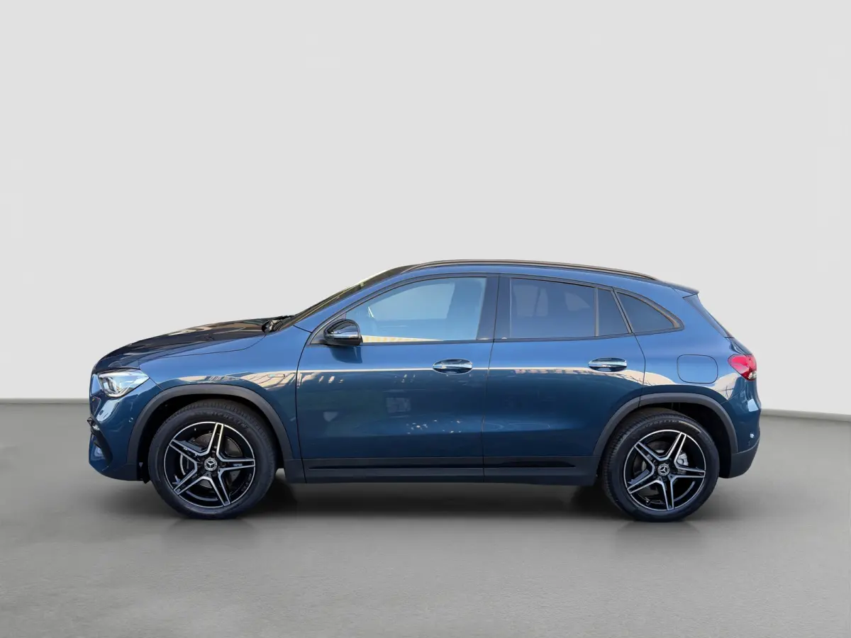 250e 160pk AMG Line | Camera | 19-inch velgen | Handsfree achterklep | Climate control | Navigatie | DAB | Metallic lak | Privacyglass | Stoelverwarming |