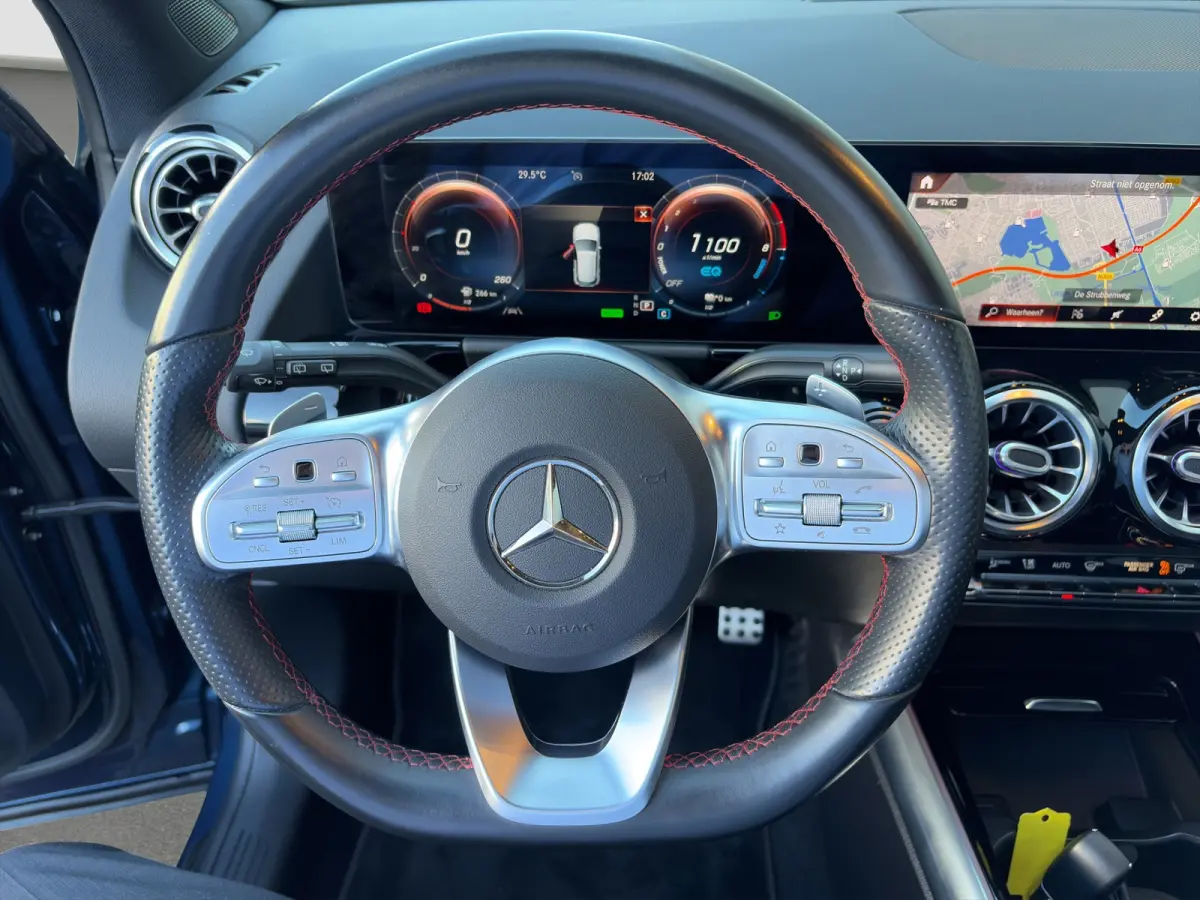 250e 160pk AMG Line | Camera | 19-inch velgen | Handsfree achterklep | Climate control | Navigatie | DAB | Metallic lak | Privacyglass | Stoelverwarming |