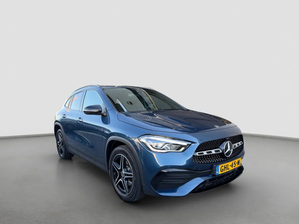 250e 160pk AMG Line | Camera | 19-inch velgen | Handsfree achterklep | Climate control | Navigatie | DAB | Metallic lak | Privacyglass | Stoelverwarming |
