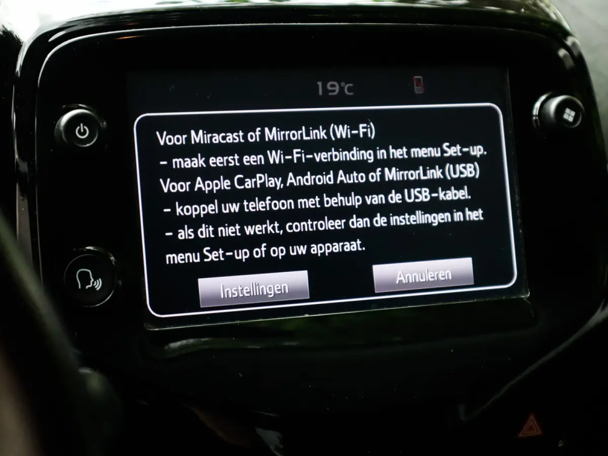 1.0 VTi Shine 2e-Eig. & Dealer-Onderh. BOVAG-Garantie. NL-Auto.