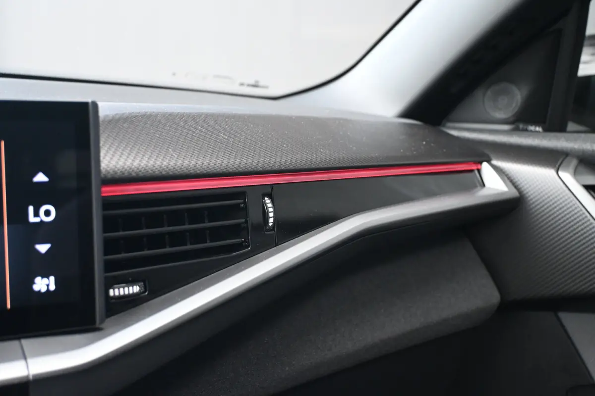 1.6 Turbo Plug-in-Hybrid GS 195pk Tot 8 Jaar Garantie! | Schuif-/Kanteldak | FOCAL | Head-Up Display | Elektr. Achterklep | LED-Matrix | Adaptive Cruise | !!