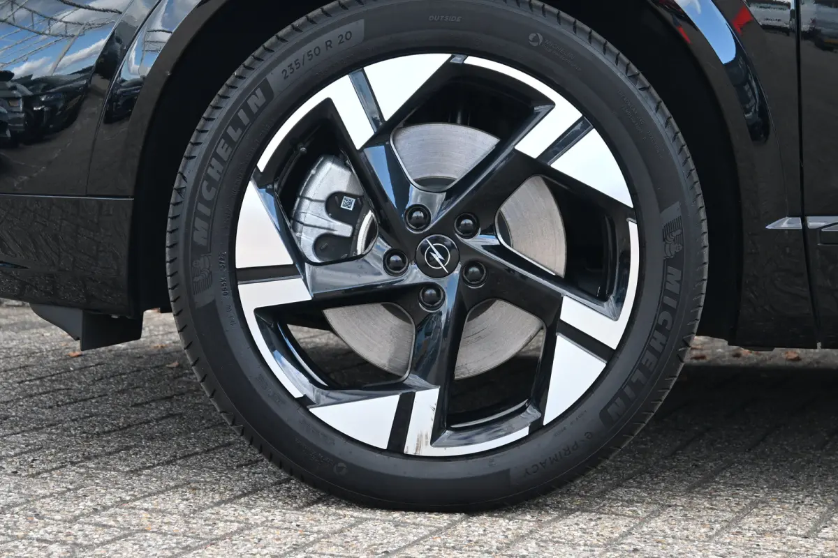 1.6 Turbo Plug-in-Hybrid GS 195pk Tot 8 Jaar Garantie! | Schuif-/Kanteldak | FOCAL | Head-Up Display | Elektr. Achterklep | LED-Matrix | Adaptive Cruise | !!