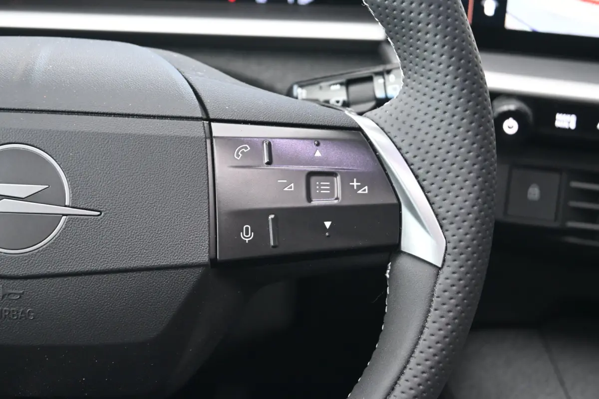 1.6 Turbo Plug-in-Hybrid GS 195pk Tot 8 Jaar Garantie! | Schuif-/Kanteldak | FOCAL | Head-Up Display | Elektr. Achterklep | LED-Matrix | Adaptive Cruise | !!