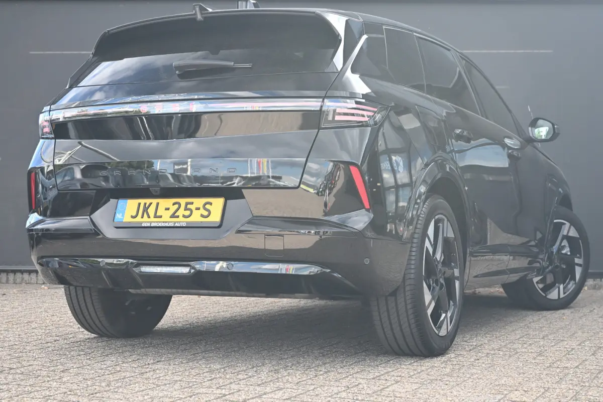 1.6 Turbo Plug-in-Hybrid GS 195pk Tot 8 Jaar Garantie! | Schuif-/Kanteldak | FOCAL | Head-Up Display | Elektr. Achterklep | LED-Matrix | Adaptive Cruise | !!