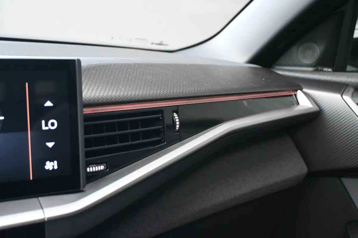 1.6 Turbo Plug-in-Hybrid GS 195pk Tot 8 Jaar Garantie! | Schuif-/Kanteldak | FOCAL | Head-Up Display | Elektr. Achterklep | LED-Matrix | Adaptive Cruise | !!