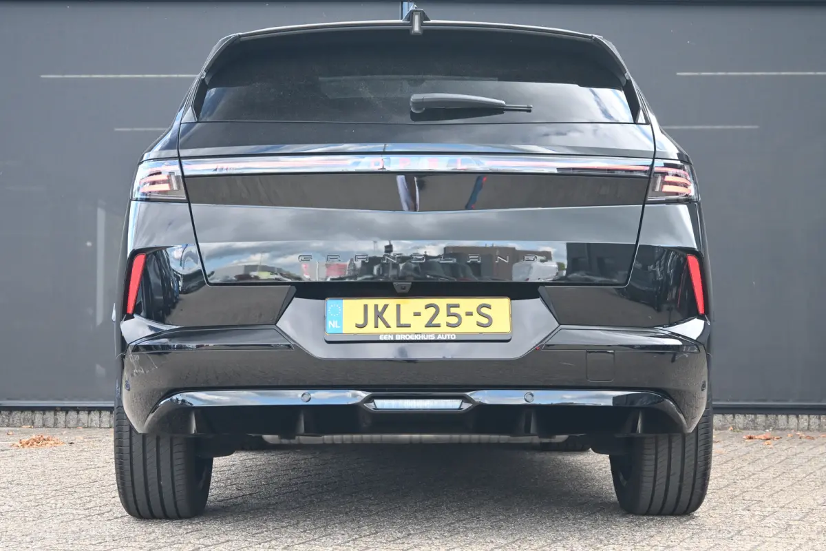 1.6 Turbo Plug-in-Hybrid GS 195pk Tot 8 Jaar Garantie! | Schuif-/Kanteldak | FOCAL | Head-Up Display | Elektr. Achterklep | LED-Matrix | Adaptive Cruise | !!