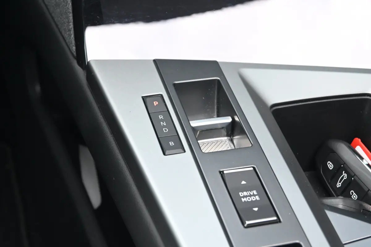 1.6 Turbo Plug-in-Hybrid GS 195pk Tot 8 Jaar Garantie! | Schuif-/Kanteldak | FOCAL | Head-Up Display | Elektr. Achterklep | LED-Matrix | Adaptive Cruise | !!