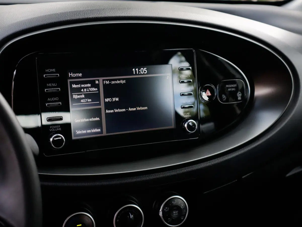 1.0 VVT-i MT Play 1e-Eig. & Keurig-Onderh. BOVAG-Garantie. NL-Auto.