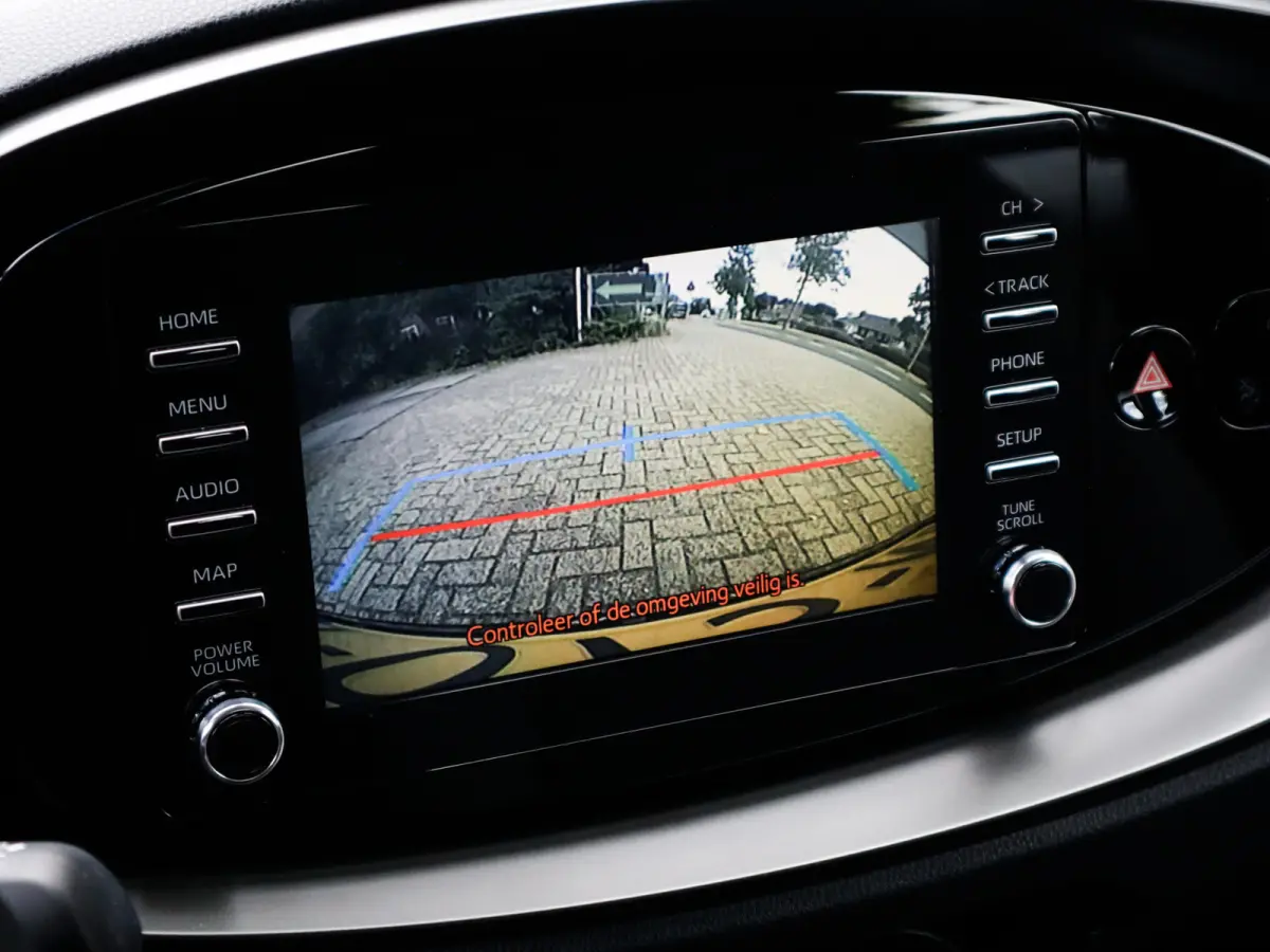 1.0 VVT-i MT Play 1e-Eig. & Keurig-Onderh. BOVAG-Garantie. NL-Auto.