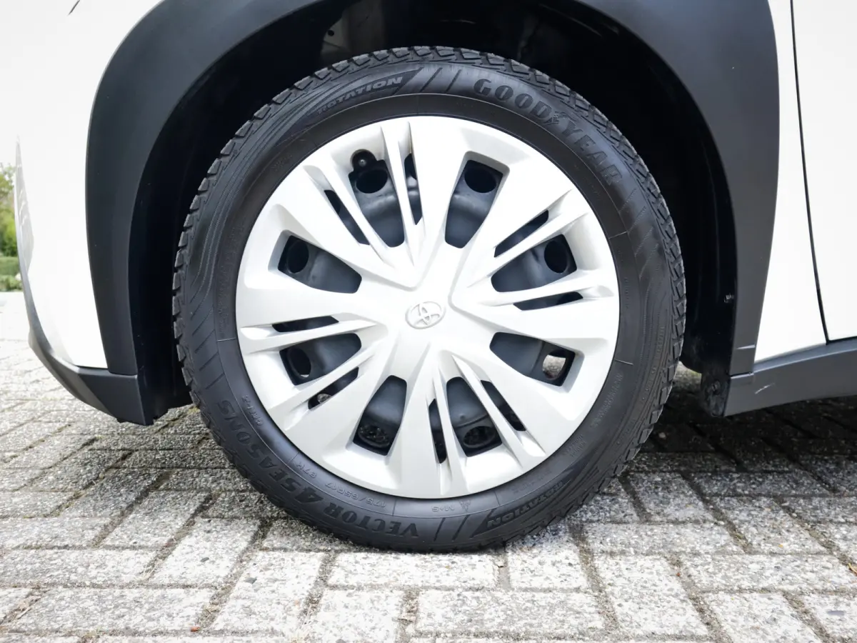1.0 VVT-i MT Play 1e-Eig. & Keurig-Onderh. BOVAG-Garantie. NL-Auto.