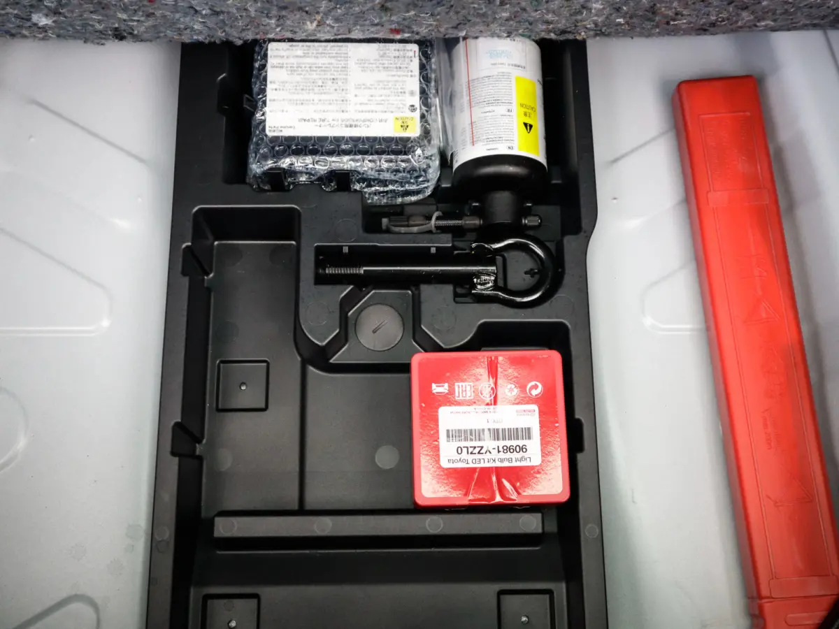 1.0 VVT-i MT Play 1e-Eig. & Keurig-Onderh. BOVAG-Garantie. NL-Auto.