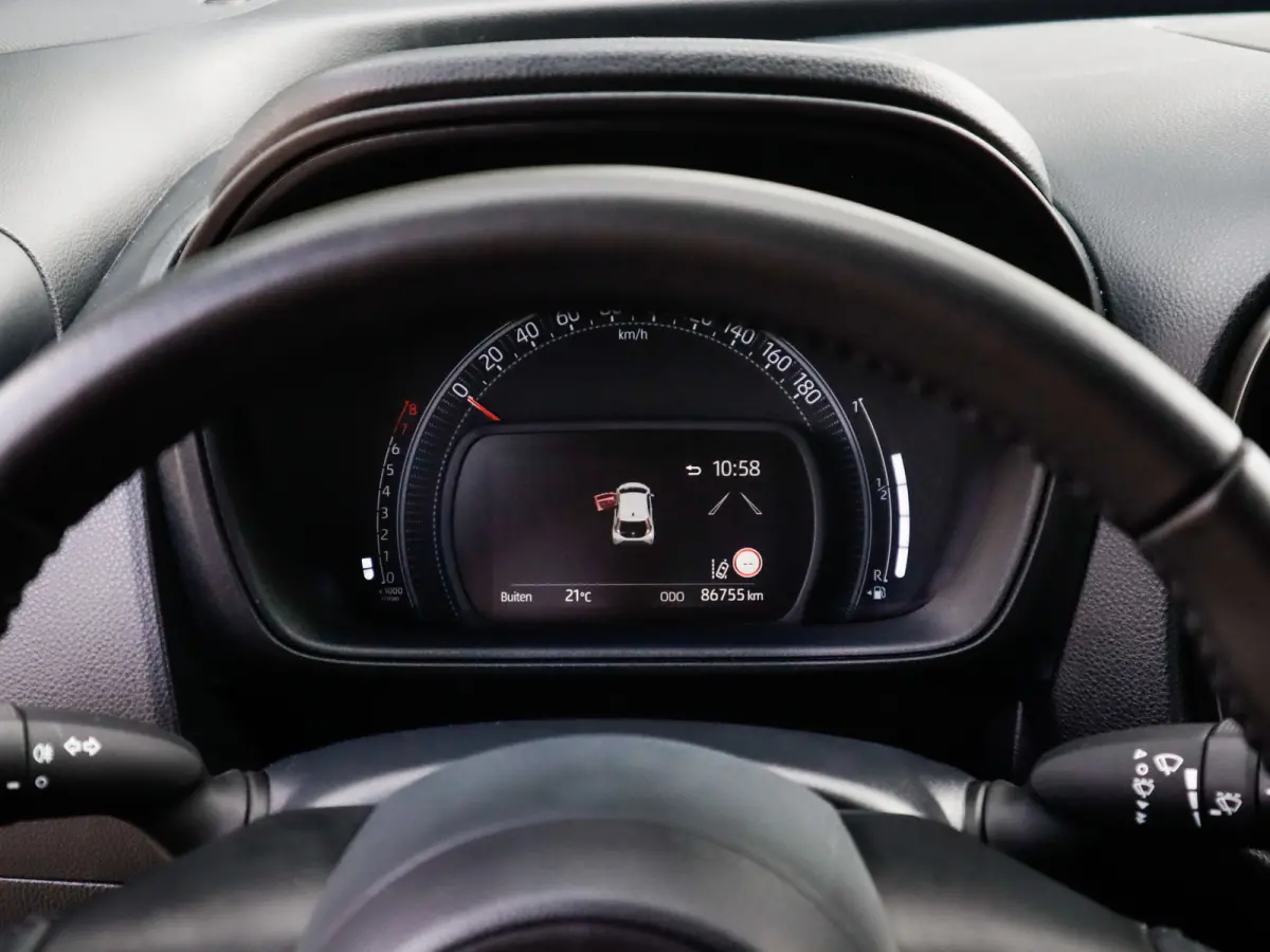 1.0 VVT-i MT Play 1e-Eig. & Keurig-Onderh. BOVAG-Garantie. NL-Auto.