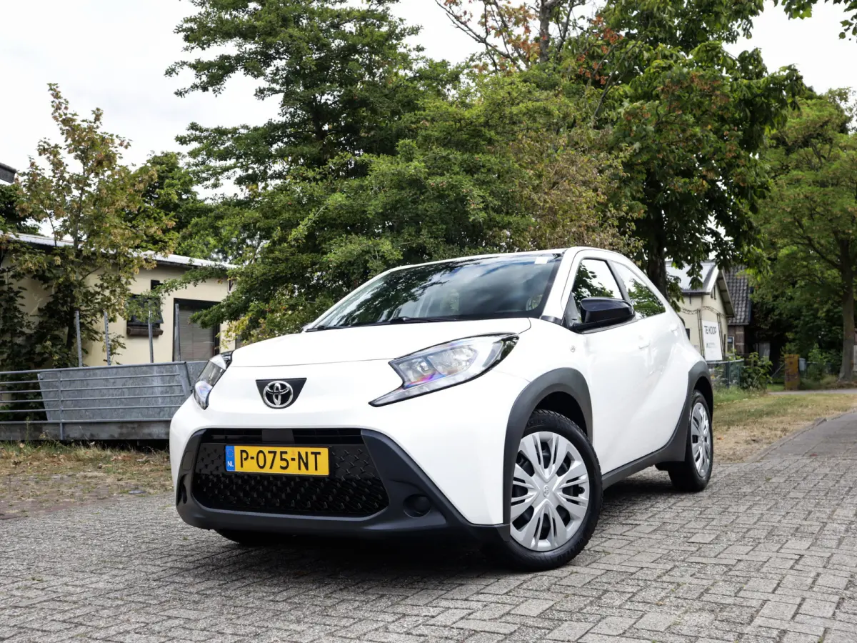 1.0 VVT-i MT Play 1e-Eig. & Keurig-Onderh. BOVAG-Garantie. NL-Auto.